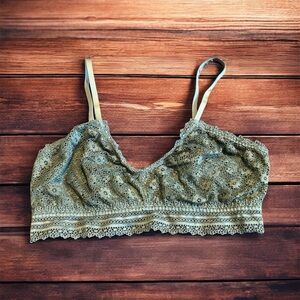 NWOT Victoria's Secret Olive Lace Hook Closure Bralette Size Large